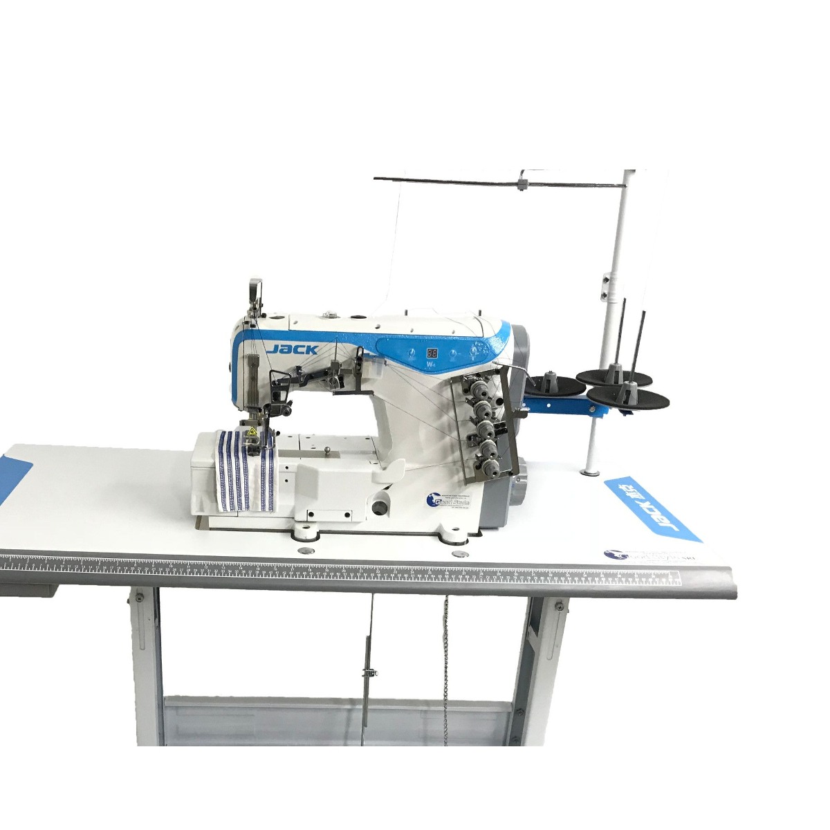 стол для промышленной швейной машины jack